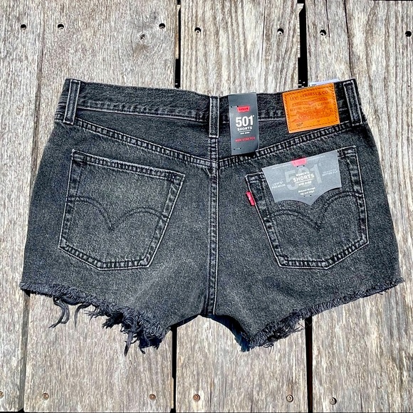 NWT Levi’s 501 Jean Shorts - Picture 3 of 3